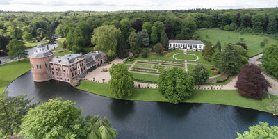 Overzicht van kasteel en park Rosendael
